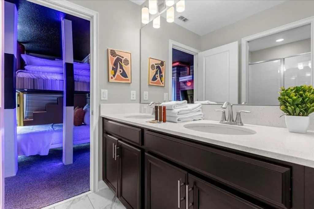 7 Bedrooms- 6 Bathrooms- Champions Gate 9033 St Davenport 0*,