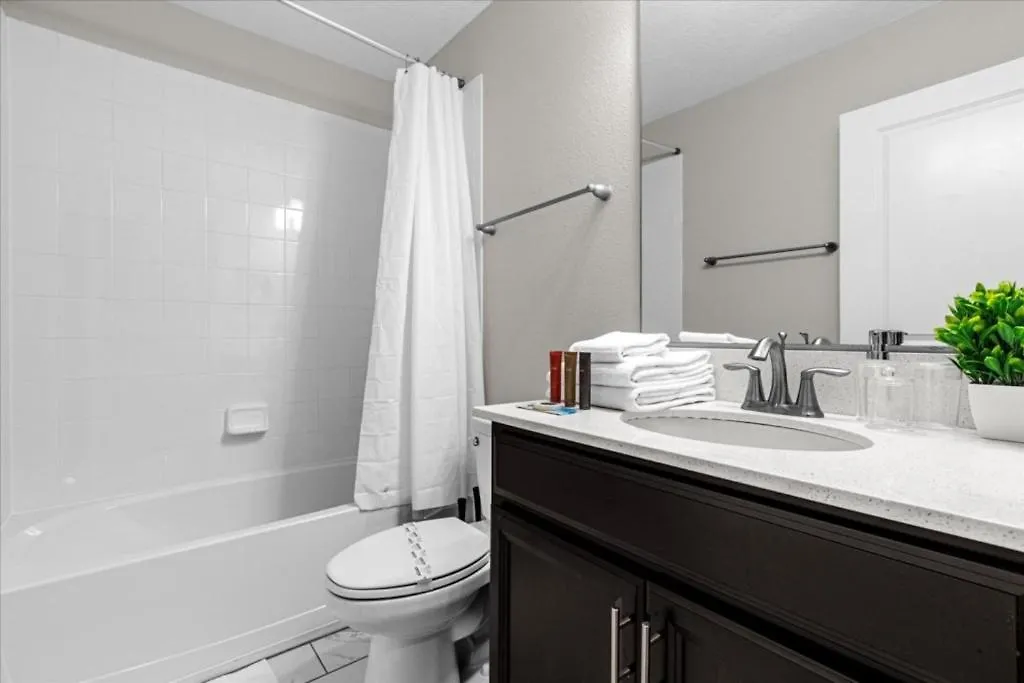 7 Bedrooms- 6 Bathrooms- Champions Gate 9033 St Davenport