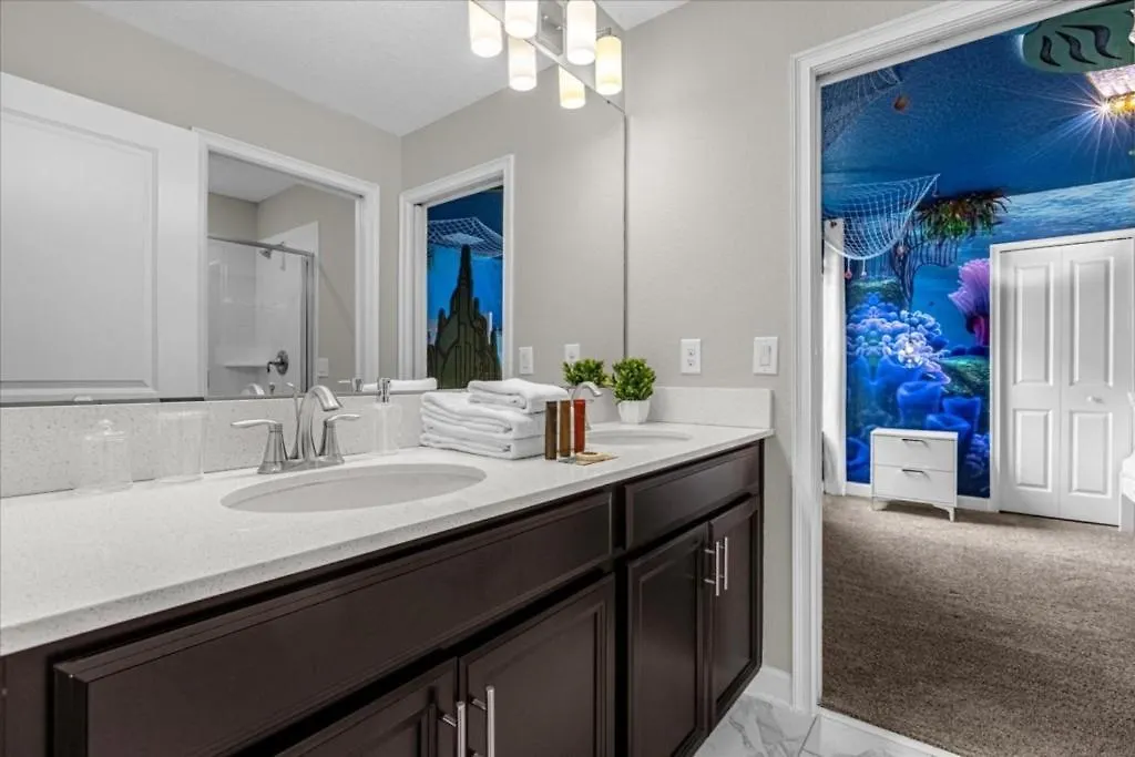 7 Bedrooms- 6 Bathrooms- Champions Gate 9033 St Davenport